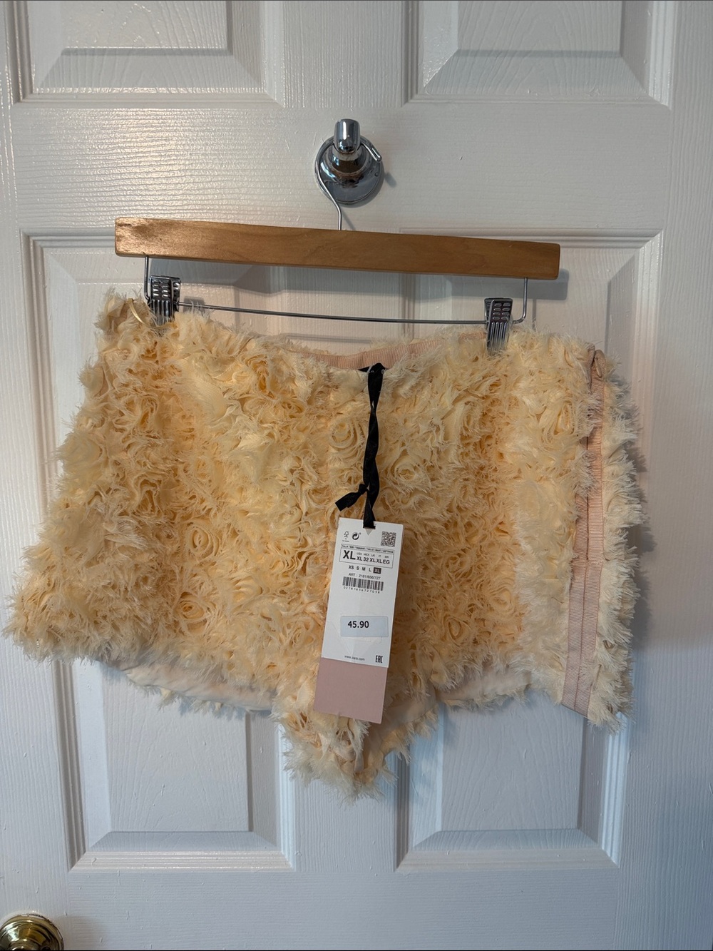 Zara New York Ballet Cream Textured Women's Shorts Xl/32 waist